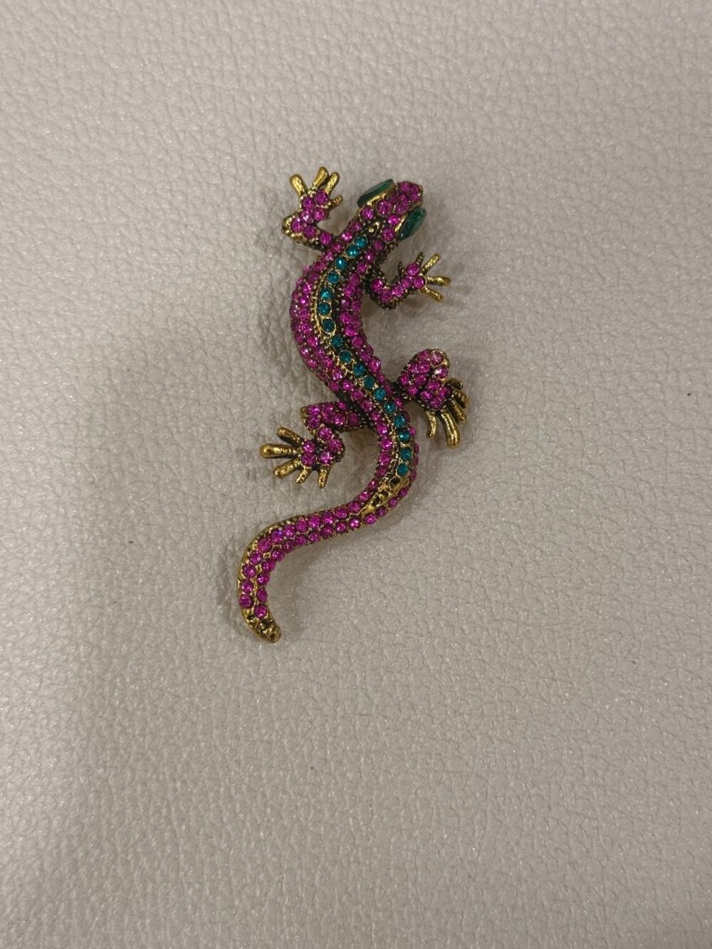 Beautiful vibrant colors - lizard wear on a chain or as a brooch pin